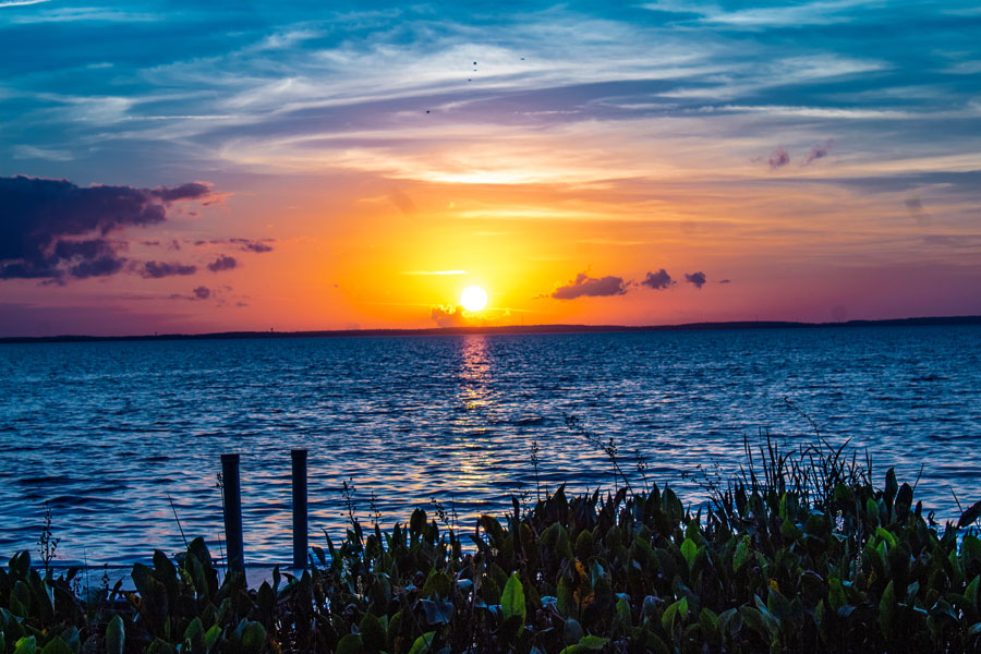 Apopka, Florida, USA feb 2019- Sunset Of lake apopka